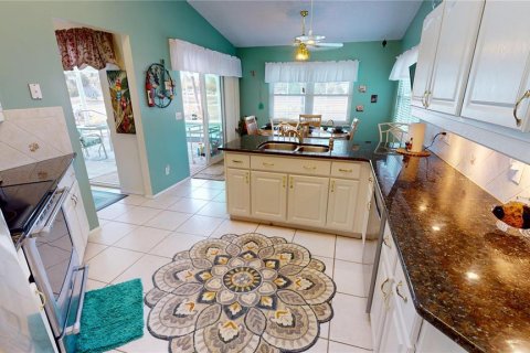 House in Punta Gorda, Florida 3 bedrooms, 155.7 sq.m. № 2166380 - photo 13