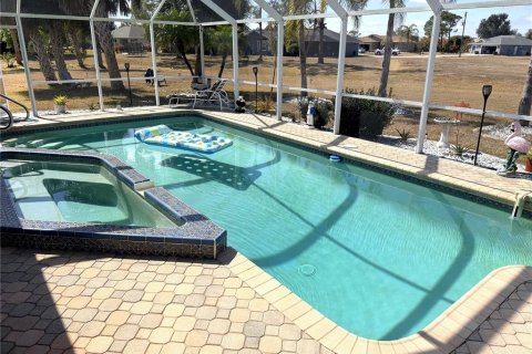 House in Punta Gorda, Florida 3 bedrooms, 155.7 sq.m. № 2166380 - photo 26