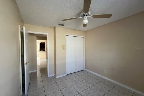 Casa en alquiler en Kissimmee, Florida, 4 dormitorios, 132.94 m2 № 1910666 - foto 11
