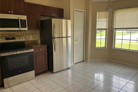 Casa en alquiler en Kissimmee, Florida, 4 dormitorios, 132.94 m2 № 1910666 - foto 3