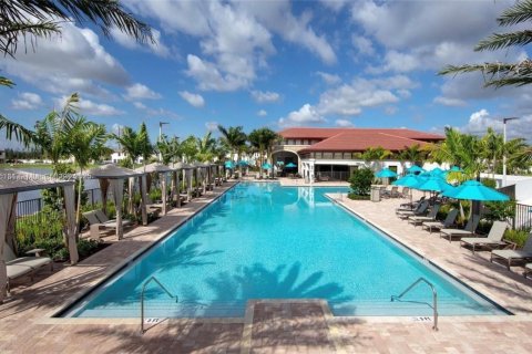 Villa ou maison à vendre à Hialeah, Floride: 3 chambres, 143.07 m2 № 1950208 - photo 14