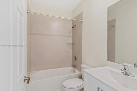 Villa ou maison à vendre à Hialeah, Floride: 3 chambres, 143.07 m2 № 1950208 - photo 8