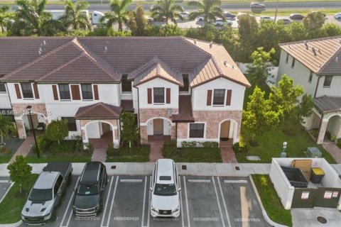 Villa ou maison à vendre à Hialeah, Floride: 3 chambres, 143.07 m2 № 1950208 - photo 1