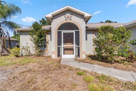 House in North Port, Florida 3 bedrooms, 115.76 sq.m. № 1916427 - photo 4