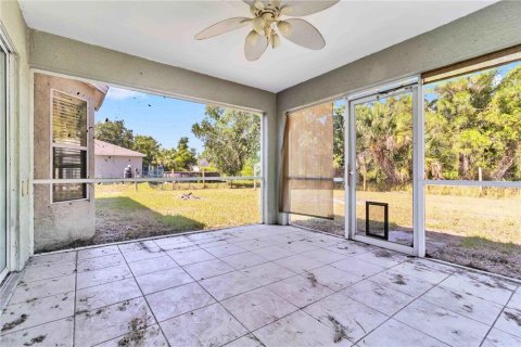 House in North Port, Florida 3 bedrooms, 115.76 sq.m. № 1916427 - photo 28