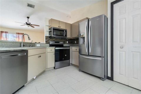 House in North Port, Florida 3 bedrooms, 115.76 sq.m. № 1916427 - photo 11