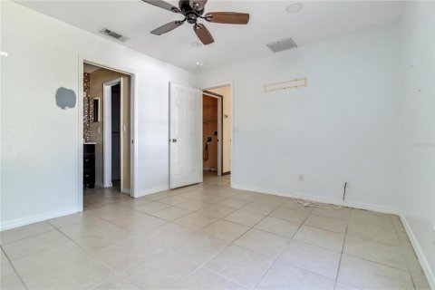 House in North Port, Florida 3 bedrooms, 115.76 sq.m. № 1916427 - photo 20