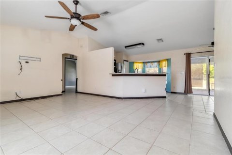 House in North Port, Florida 3 bedrooms, 115.76 sq.m. № 1916427 - photo 9