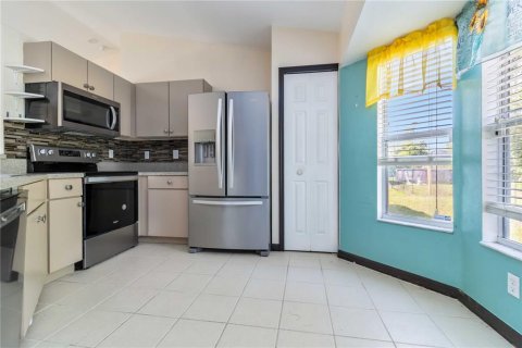 House in North Port, Florida 3 bedrooms, 115.76 sq.m. № 1916427 - photo 10