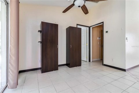 House in North Port, Florida 3 bedrooms, 115.76 sq.m. № 1916427 - photo 12