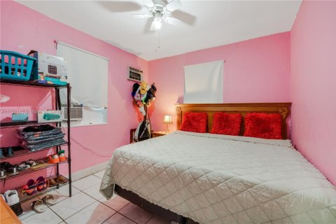 House in Miami, Florida 4 bedrooms, 125.79 sq.m. № 1864907 - photo 18