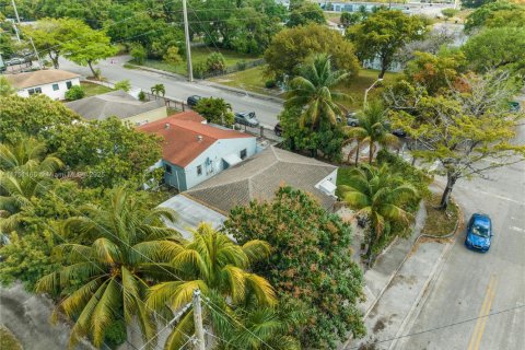 House in Miami, Florida 4 bedrooms, 125.79 sq.m. № 1864907 - photo 24