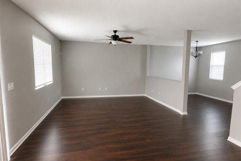 Villa ou maison à louer à Seffner, Floride: 3 chambres, 257.34 m2 № 2283610 - photo 4