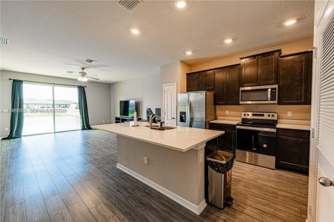 Townhouse in St. Lucie, Florida 3 bedrooms, 129.04 sq.m. № 2059076 - photo 5