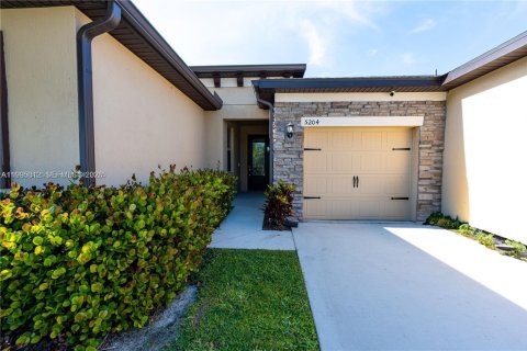Townhouse in St. Lucie, Florida 3 bedrooms, 129.04 sq.m. № 2059076