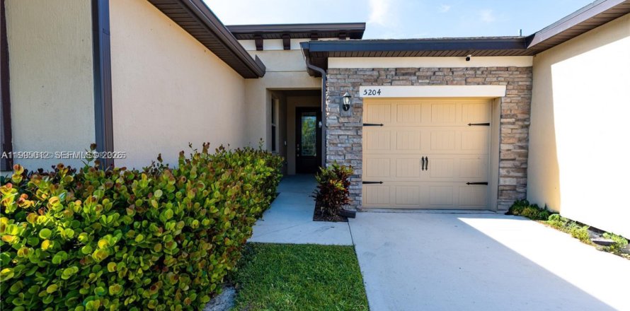 Townhouse in St. Lucie, Florida 3 bedrooms, 129.04 sq.m. № 2059076