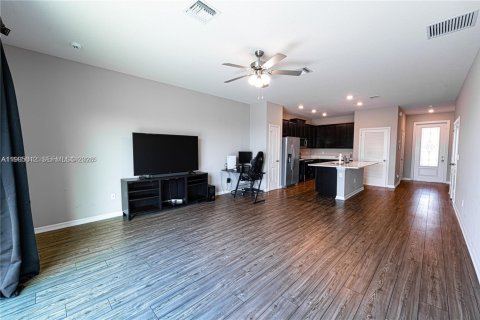 Townhouse in St. Lucie, Florida 3 bedrooms, 129.04 sq.m. № 2059076 - photo 13