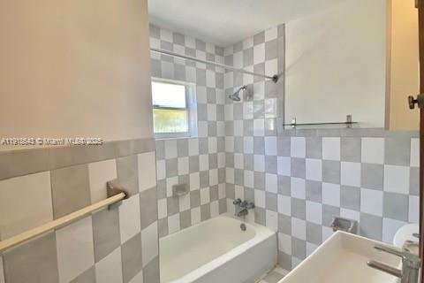 Casa en alquiler en Miami Beach, Florida, 2 dormitorios, 92.9 m2 № 1973282 - foto 3