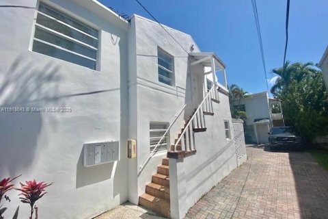 Casa en alquiler en Miami Beach, Florida, 2 dormitorios, 92.9 m2 № 1973282 - foto 21