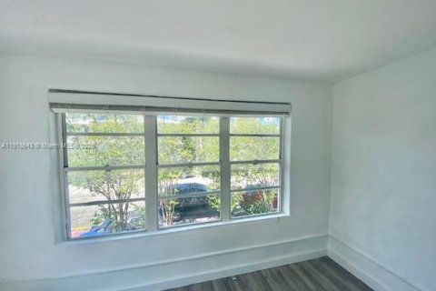 Casa en alquiler en Miami Beach, Florida, 2 dormitorios, 92.9 m2 № 1973282 - foto 13