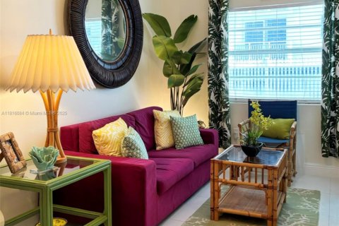 Снять в аренду кондоминиум в Майами-Бич, Флорида 1 спальня, 38.09м2, № 1942957 - фото 6