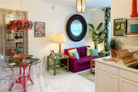 Кондоминиум с 1 спальней в Майами-Бич, Флорида № 1942957