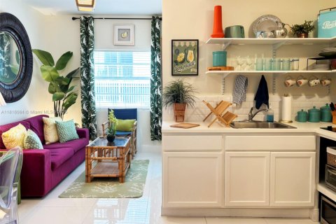 Снять в аренду кондоминиум в Майами-Бич, Флорида 1 спальня, 38.09м2, № 1942957 - фото 7