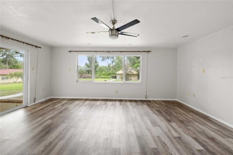 Casa en venta en Dade City, Florida, 4 dormitorios, 259.48 m2 № 1904732 - foto 18