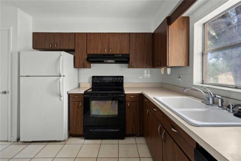 Casa en venta en Dade City, Florida, 4 dormitorios, 259.48 m2 № 1904732 - foto 14