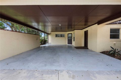 Casa en venta en Dade City, Florida, 4 dormitorios, 259.48 m2 № 1904732 - foto 7