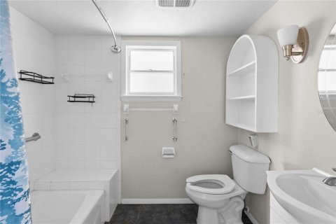 Casa en venta en Dade City, Florida, 4 dormitorios, 259.48 m2 № 1904732 - foto 23