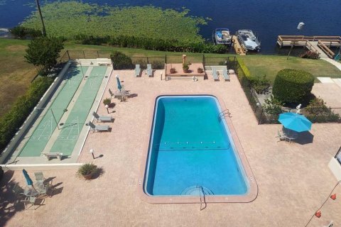 Condo in Winter Haven, Florida, 2 bedrooms  № 2217834 - photo 3