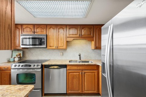 Condo in Winter Haven, Florida, 2 bedrooms  № 2217834 - photo 9