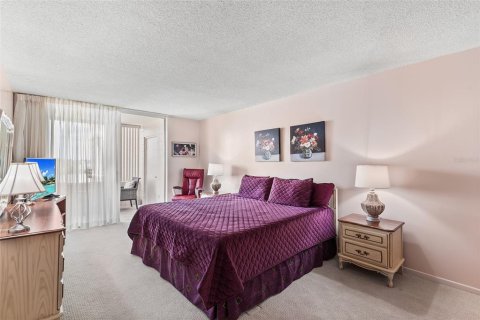 Condo in Winter Haven, Florida, 2 bedrooms  № 2217834 - photo 22