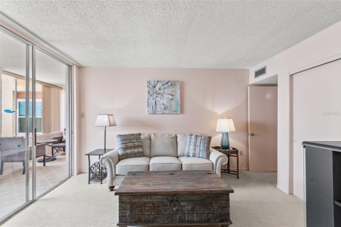 Condo in Winter Haven, Florida, 2 bedrooms  № 2217834 - photo 16