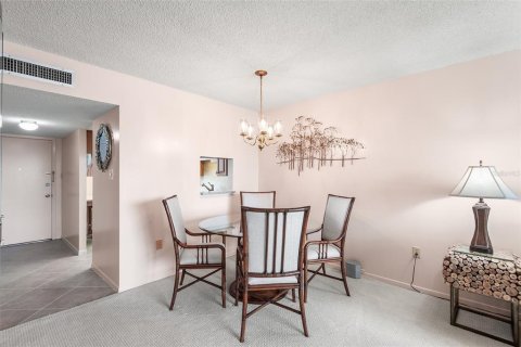 Condo in Winter Haven, Florida, 2 bedrooms  № 2217834 - photo 12