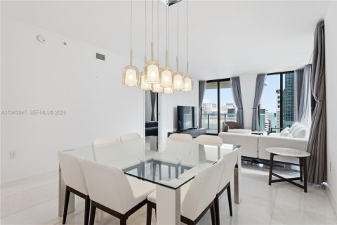 Condo in Miami, Florida, 3 bedrooms  № 2001013 - photo 5