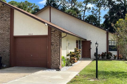 Townhouse in Port Orange, Florida 2 bedrooms, 104.05 sq.m. № 2239280 - photo 25