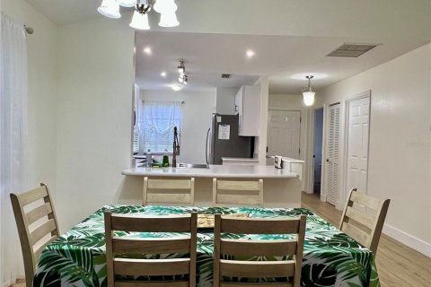Townhouse in Port Orange, Florida 2 bedrooms, 104.05 sq.m. № 2239280 - photo 8