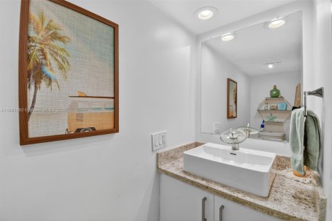 Touwnhouse à vendre à Miami, Floride: 3 chambres, 156.82 m2 № 1946578 - photo 20