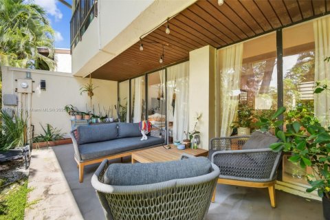 Touwnhouse à vendre à Miami, Floride: 3 chambres, 156.82 m2 № 1946578 - photo 23