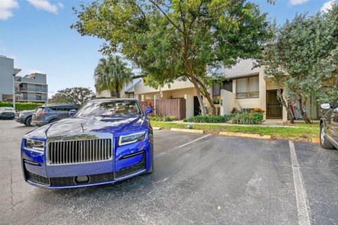 Touwnhouse à vendre à Miami, Floride: 3 chambres, 156.82 m2 № 1946578 - photo 8