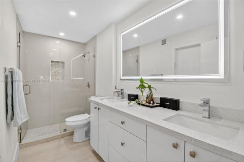 Touwnhouse à vendre à Miami, Floride: 3 chambres, 156.82 m2 № 1946578 - photo 29