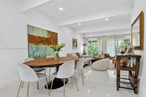 Touwnhouse à vendre à Miami, Floride: 3 chambres, 156.82 m2 № 1946578 - photo 12