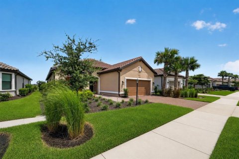 House in Sarasota, Florida 3 bedrooms, 225.66 sq.m. № 2220383 - photo 3