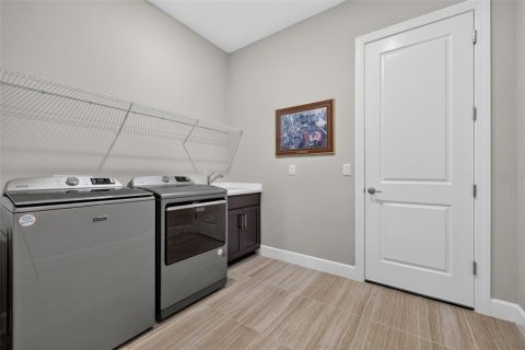 House in Sarasota, Florida 3 bedrooms, 225.66 sq.m. № 2220383 - photo 26