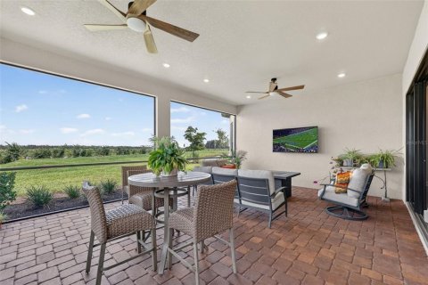 House in Sarasota, Florida 3 bedrooms, 225.66 sq.m. № 2220383 - photo 30