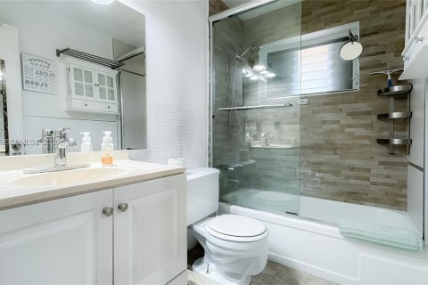 Купить кондоминиум в Плантация, Флорида 1 спальня, 69.49м2, № 2065778 - фото 15