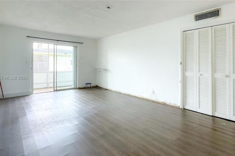 Купить кондоминиум в Плантация, Флорида 1 спальня, 69.49м2, № 2065778 - фото 9