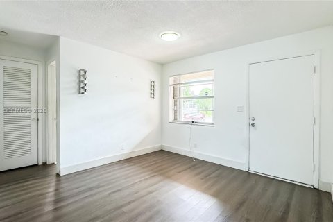 Купить кондоминиум в Плантация, Флорида 1 спальня, 69.49м2, № 2065778 - фото 7